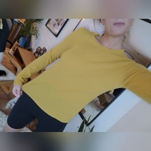 Cashmere sweater yellow